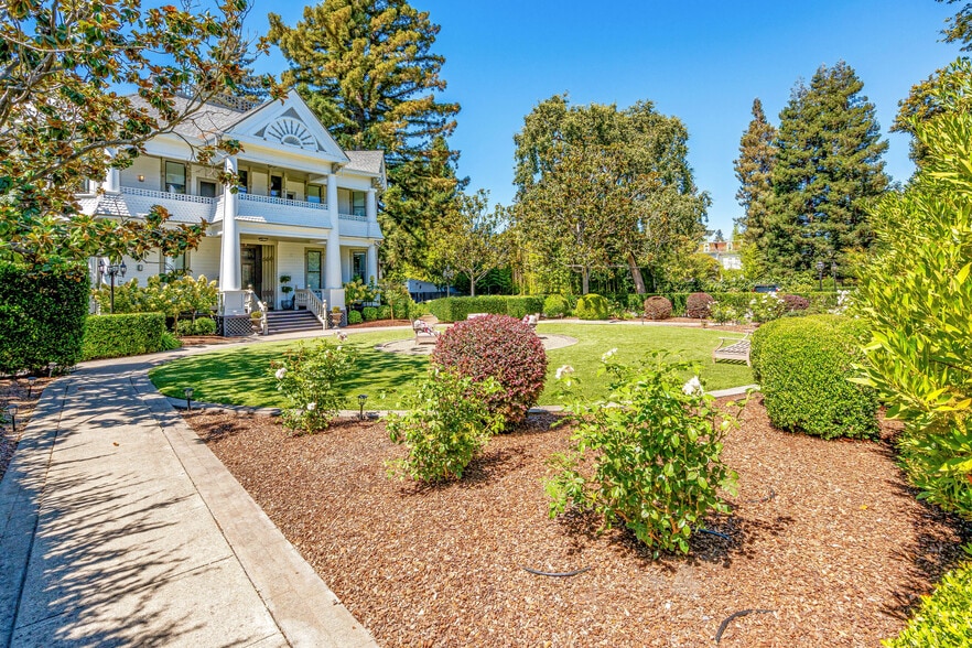 More Photos Of 443 Brown St, Napa Hotel For Sale