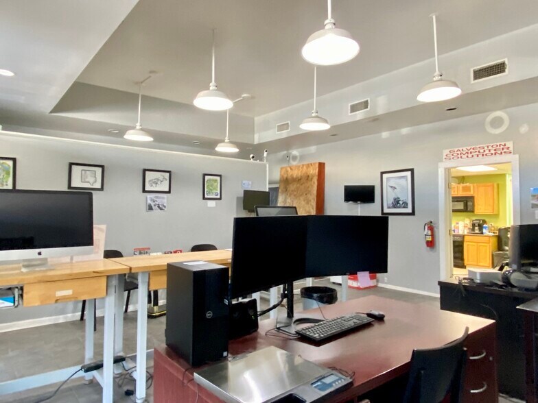 More Photos Of 523 24th St, Galveston Loft Creative Space For Sale