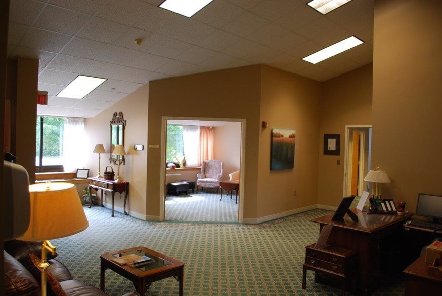 More Photos Of 46 Maple St, Kent Skilled Nursing Facility For Sale