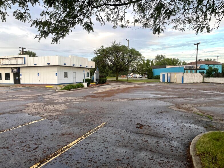 More Photos Of 17431 Dix Rd, Melvindale Fast Food For Lease