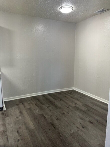 More Photos Of 2912 N Beaton St, Corsicana Apartments For Sale