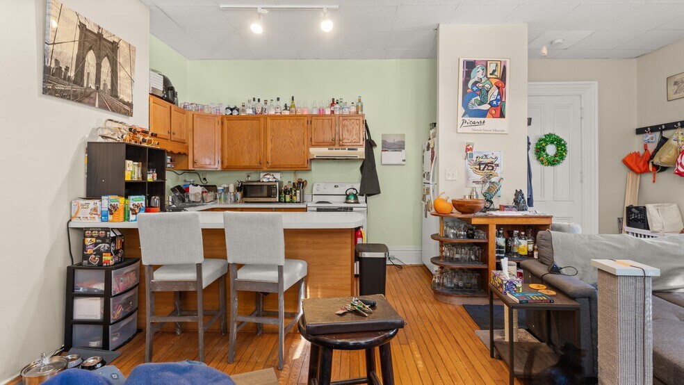 More Photos Of 465 Chapel St, Lee Apartments For Sale