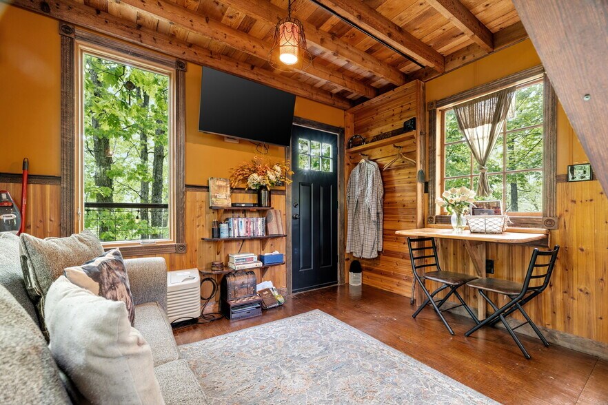 More Photos Of 22468 State Highway 112, Cassville Specialty For Sale