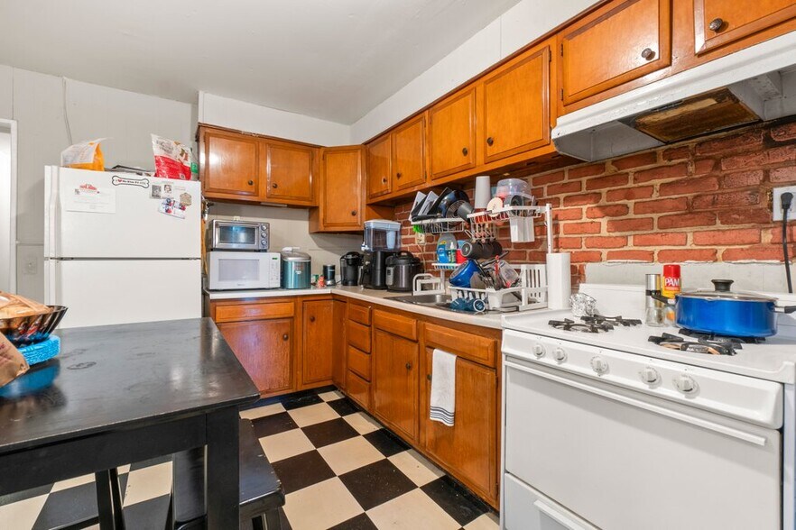 More Photos Of 2815 N Calvert St, Baltimore Apartments For Sale