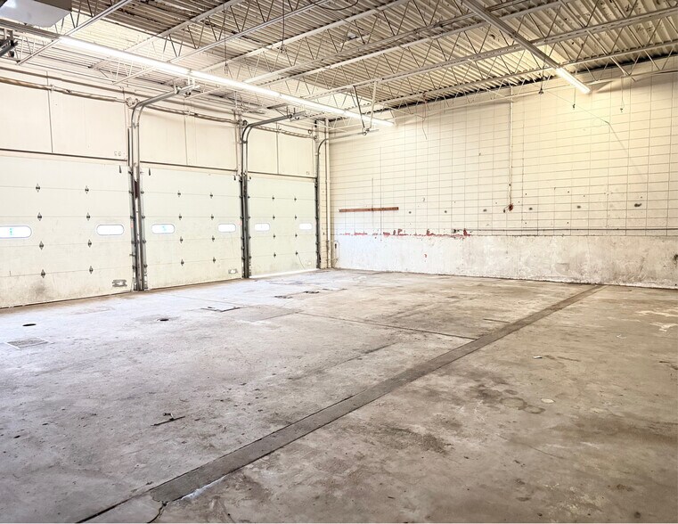 More Photos Of 1003 N Fort Crook Rd, Bellevue Warehouse For Lease