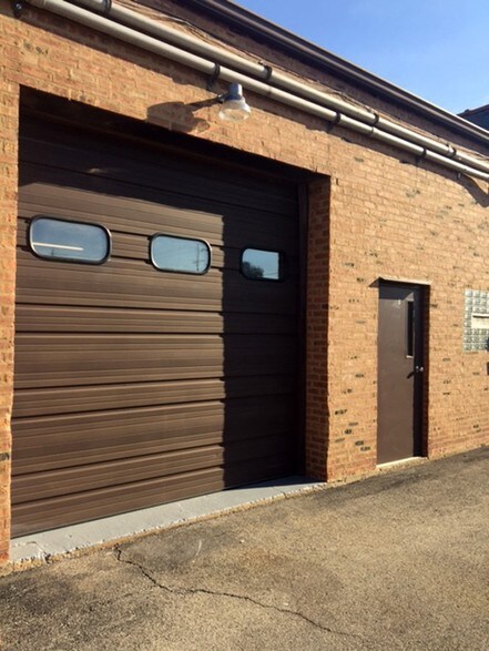 More Photos Of 725 Princeton Ave, Villa Park Warehouse For Lease