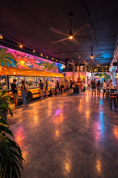 More Photos Of 205-209 NE 1st Ave, Hallandale Beach Flex For Lease