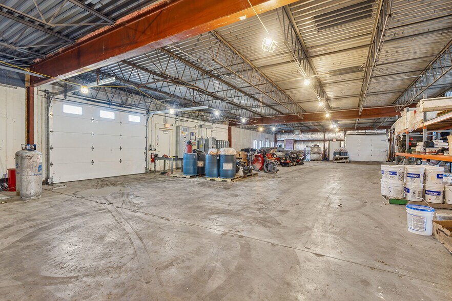 More Photos Of 2104 International Ln, Madison Light Distribution For Sale