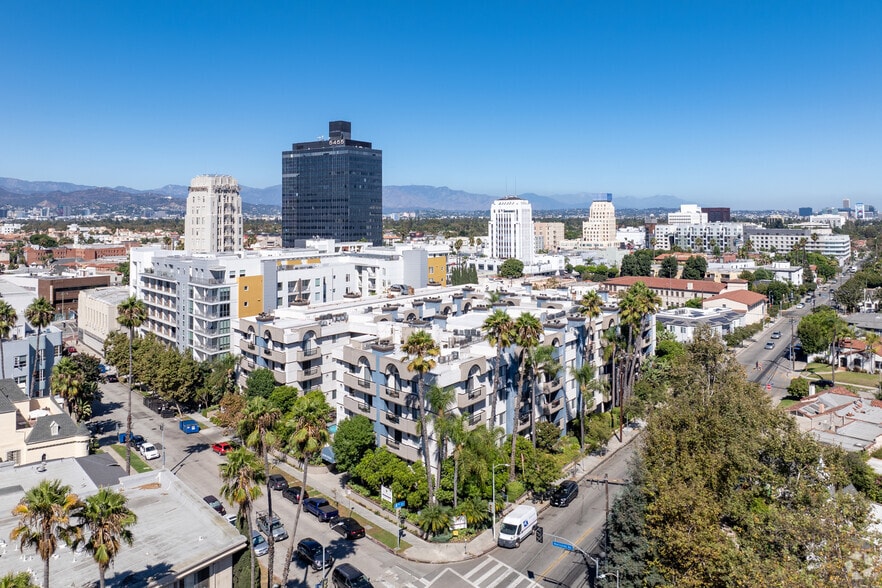 More Photos Of 740 S Burnside Ave, Los Angeles Apartments For Sale
