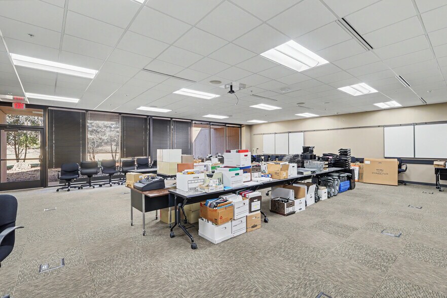 More Photos Of 2000 Heritage Way, Waverly Office For Sale
