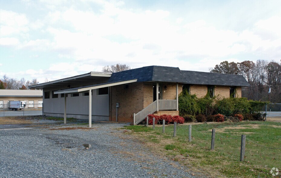 More Photos Of 339 City Lake Rd, Lexington Truck Terminal For Lease