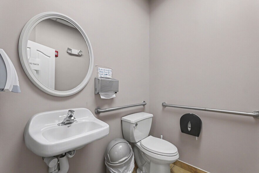 More Photos Of 900 Technology Way, Libertyville Medical For Sale