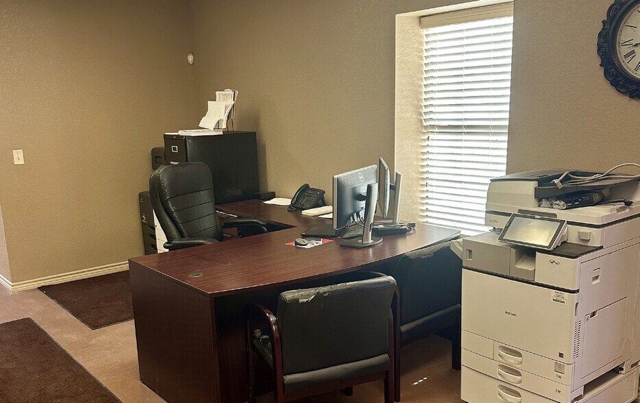 More Photos Of 6703 FM 1784, Pleasanton Warehouse For Sale