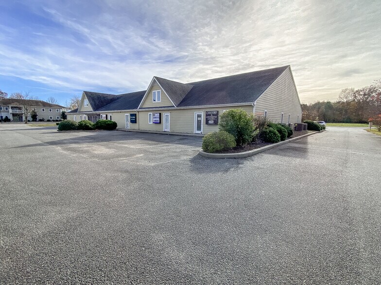 More Photos Of 111 Currituck Commercial Dr, Moyock Office For Sale