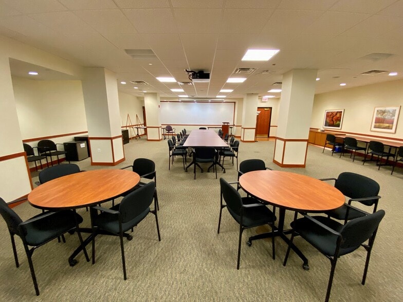 More Photos Of 50 E Washington St, Chicago Office For Sale