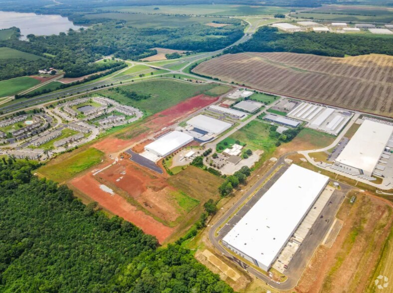 More Photos Of 25150 Will McComb Drive, Tanner Distribution For Lease