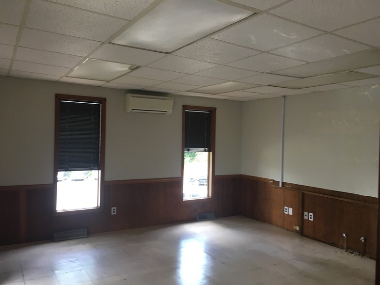 More Photos Of 4985-4991 Bethania Rd, Winston-Salem Office For Lease