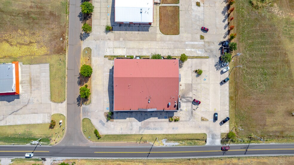 More Photos Of 1940 Harper St, Choctaw Medical For Lease