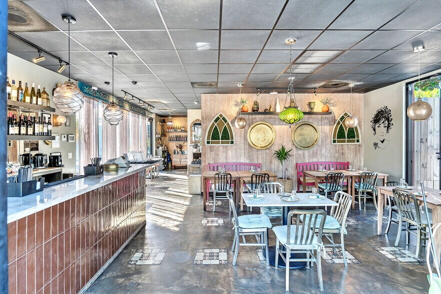 More Photos Of 20-30 NW 34th St, Miami Storefront Retail Office For Lease