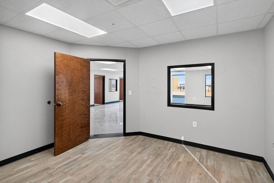 More Photos Of 16751 W Basin St, Odessa Warehouse For Lease