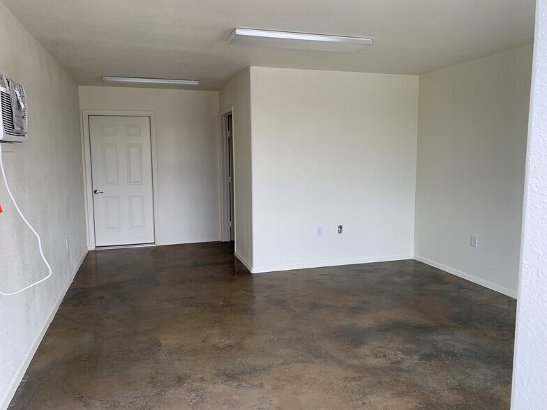 More Photos Of 9123 E Hwy 67, Alvarado Light Manufacturing For Lease