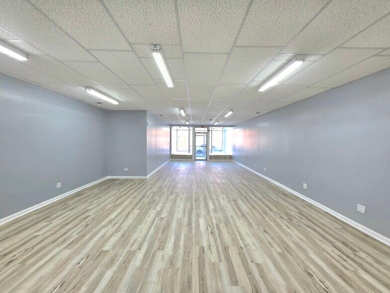 More Photos Of 3125 W 63rd St, Chicago Storefront Retail Residential For Lease