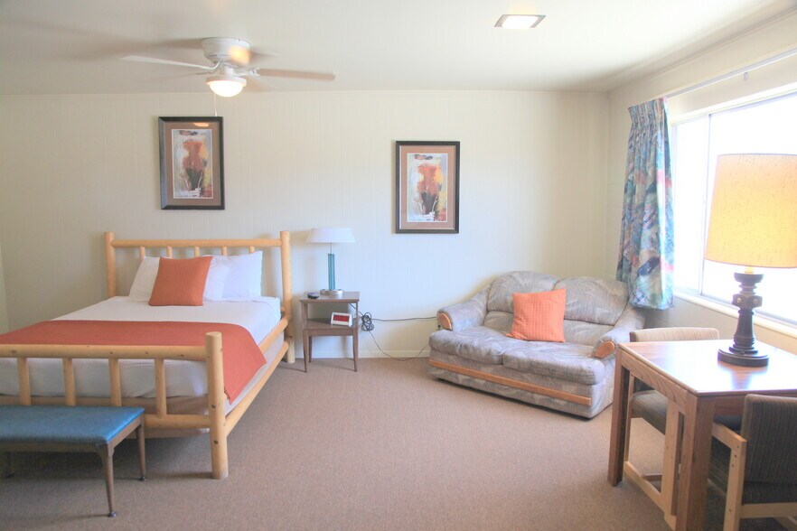 More Photos Of 227 N Hwy 89, Hatch Hotel For Sale