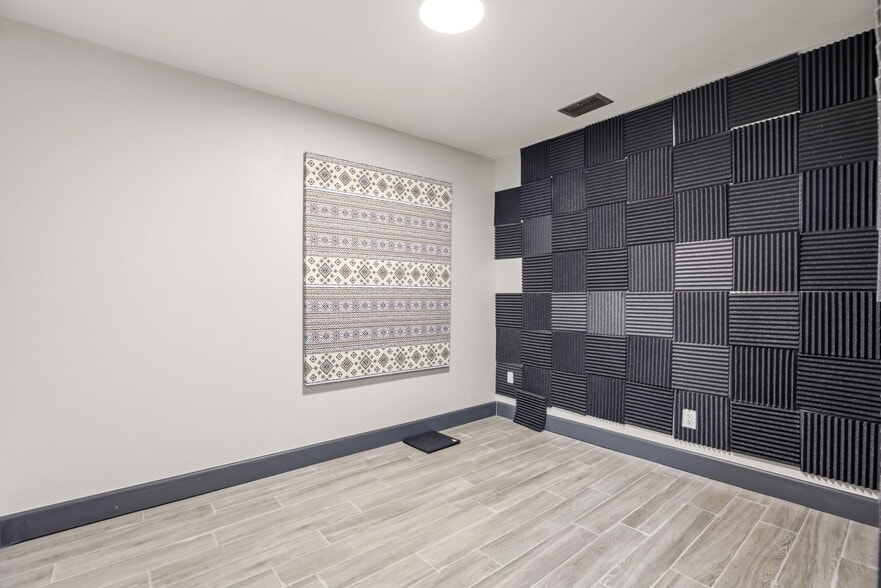 More Photos Of 901 N Grove St, Eustis Medical For Sale