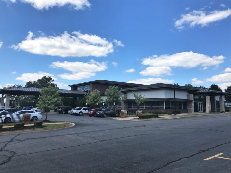 More Photos Of 10020 E Professional Center Dr, Hamburg Medical For Lease