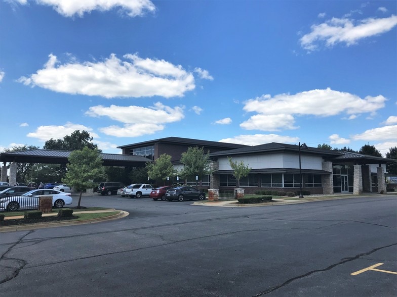 More Photos Of 10020 E Professional Center Dr, Hamburg Township Medical For Lease