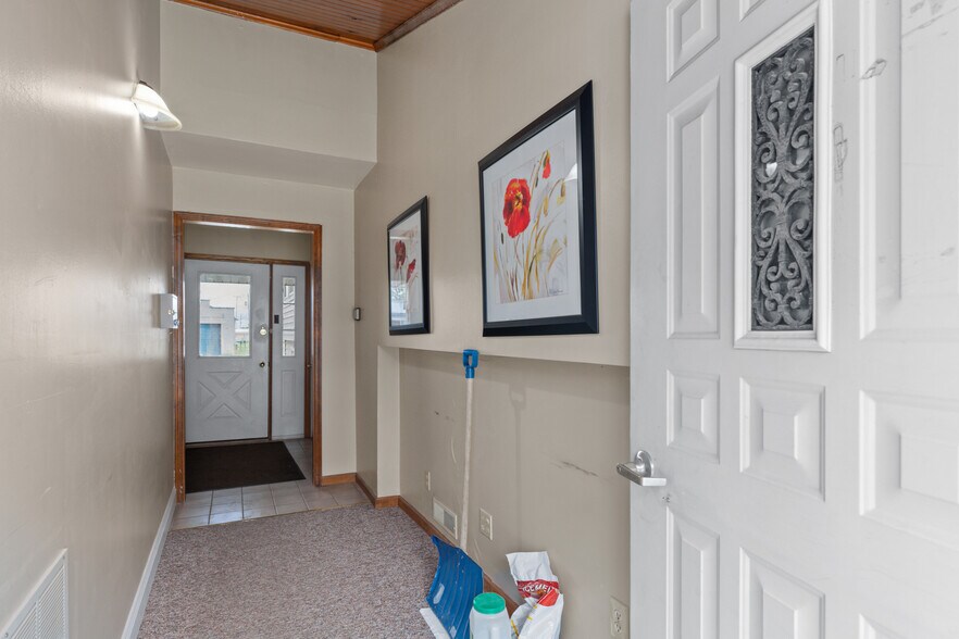 More Photos Of 902 W Union Ave, Litchfield Office For Sale