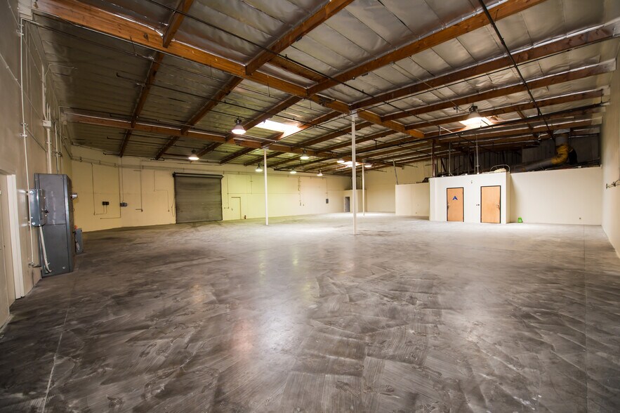 More Photos Of 10291 Trademark St, Rancho Cucamonga Warehouse For Lease