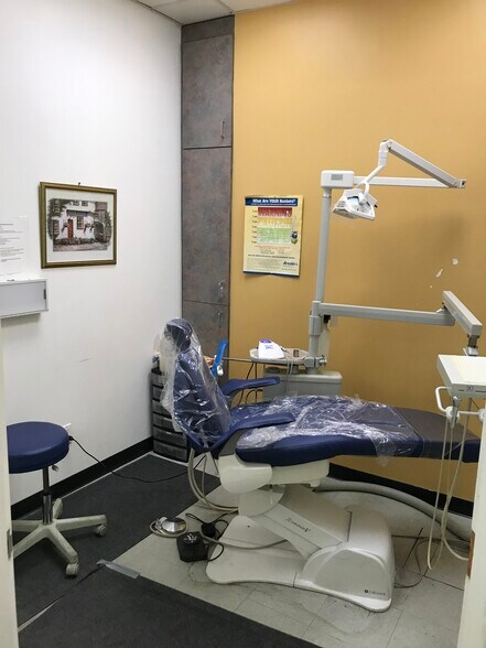 More Photos Of 301-307 N Main St, Santa Ana Storefront For Sale