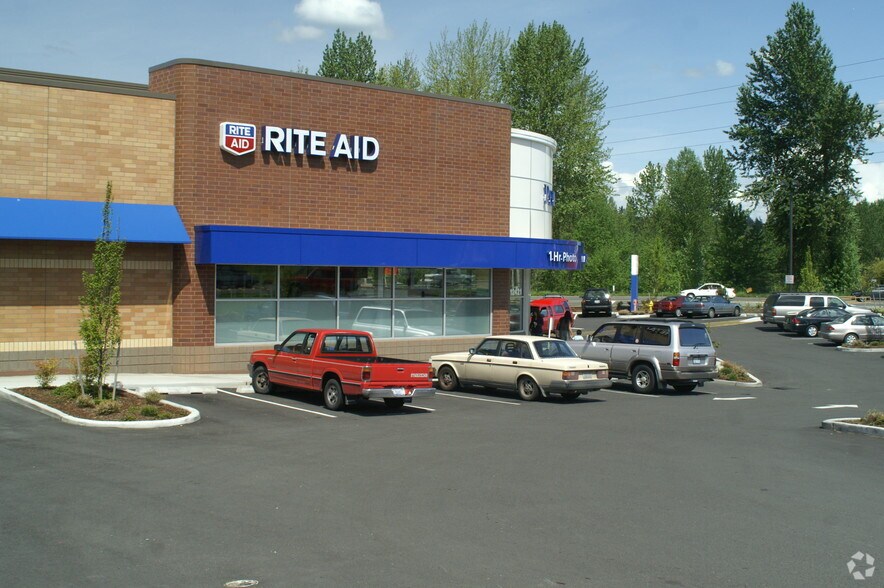More Photos Of 12421-12431 Totem Lake Blvd, Kirkland Drugstore For Lease