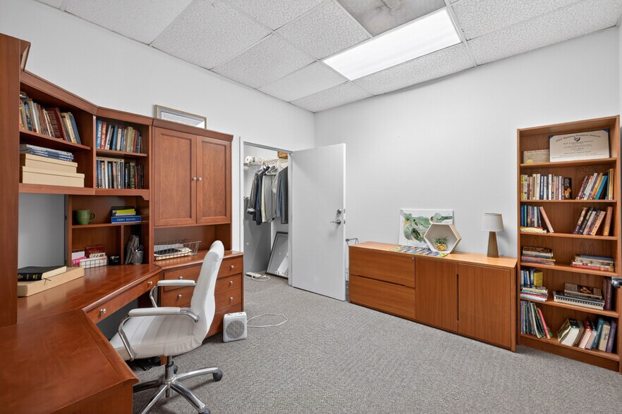 More Photos Of 3005 Lenora Church Rd, Snellville Office For Sale