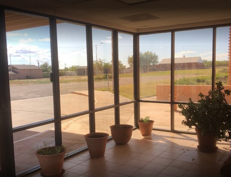 More Photos Of 500 E Iowa St, Holbrook Hospital For Sale