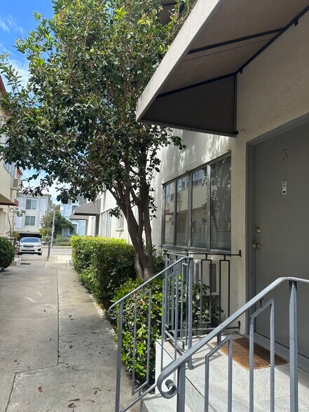 More Photos Of 304 S Doheny Dr, Beverly Hills Apartments For Sale