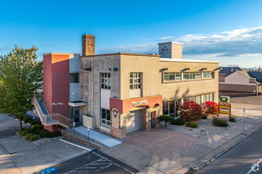 More Photos Of 1330 E Superior St, Duluth Office For Lease