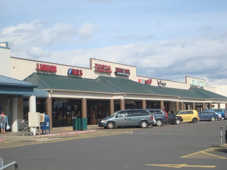 More Photos Of 138-174 W Ellendale Ave, Dallas General Retail For Sale