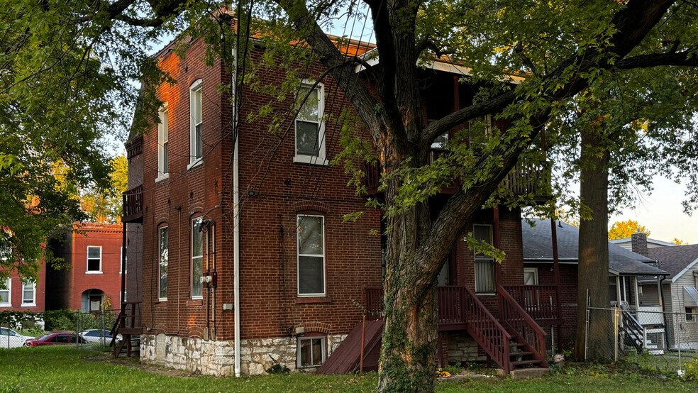 More Photos Of 1048 Sells Ave, Saint Louis Apartments For Sale
