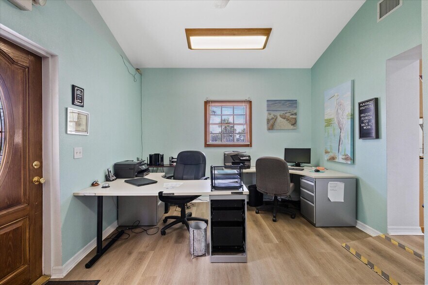 More Photos Of 6511 Main St, New Port Richey Office For Sale