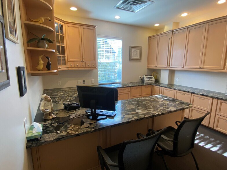 More Photos Of 1221 N Church St, Moorestown Medical For Lease