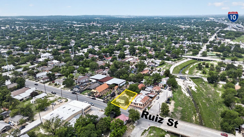 More Photos Of 905 Ruiz St, San Antonio Storefront For Sale