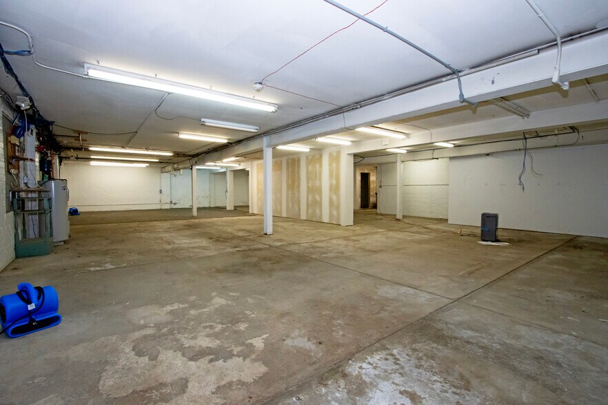 More Photos Of 160 S Columbus St, Wooster Warehouse For Lease