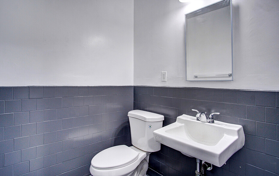 More Photos Of 15300 S Avalon Blvd, Gardena Freestanding For Lease