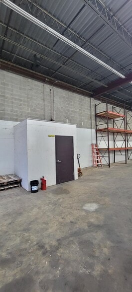 More Photos Of 2504-2506 51st Ave, Hyattsville Warehouse For Lease