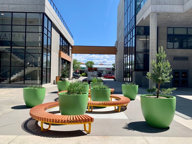 More Photos Of 3030 Pandosy St, Kelowna General Retail For Lease