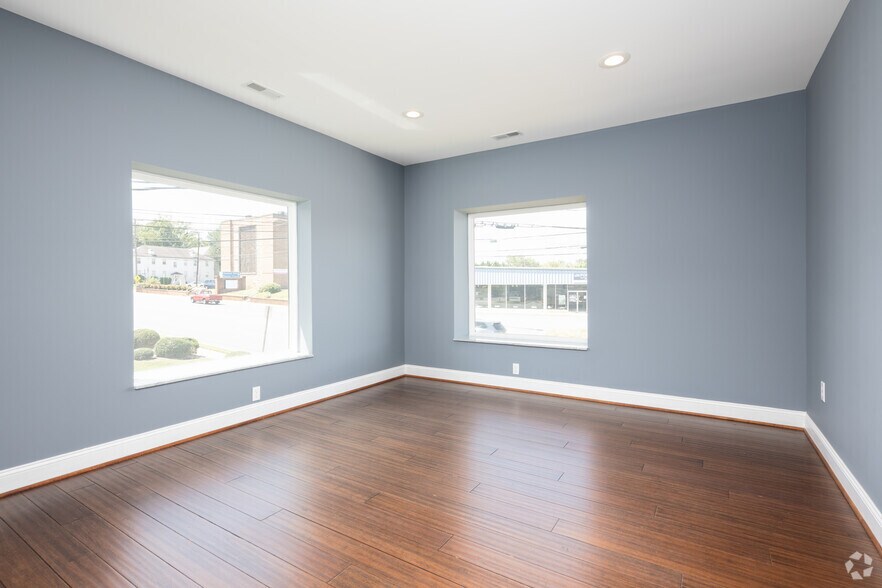 More Photos Of 5200 Fort Ave, Lynchburg Office For Sale