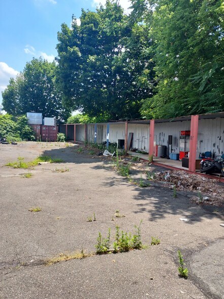 More Photos Of 2070 Jericho Tpke, New Hyde Park Auto Repair For Sale