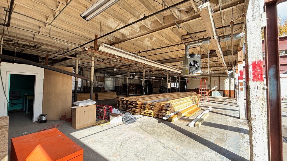 More Photos Of 515 Columbia St, Hudson Warehouse For Sale